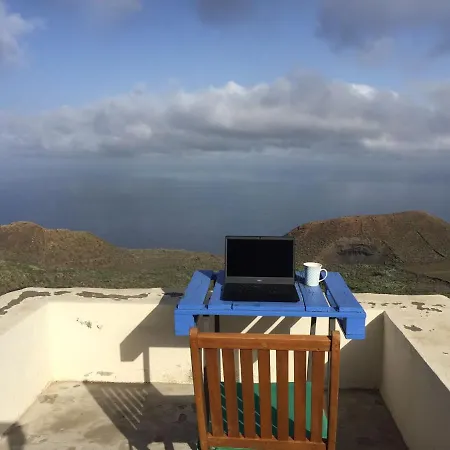 Casa Bermeja *